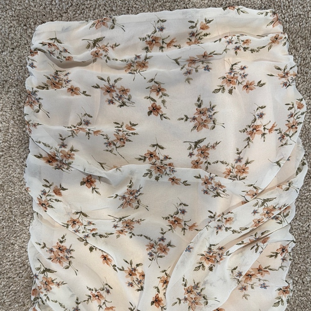 Floral Ruched Dress - Picture 3 of 7